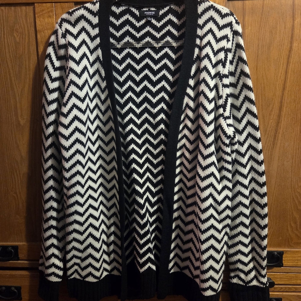 Premise Studio Women's Black and White Chevron Open Cardigan Size Large